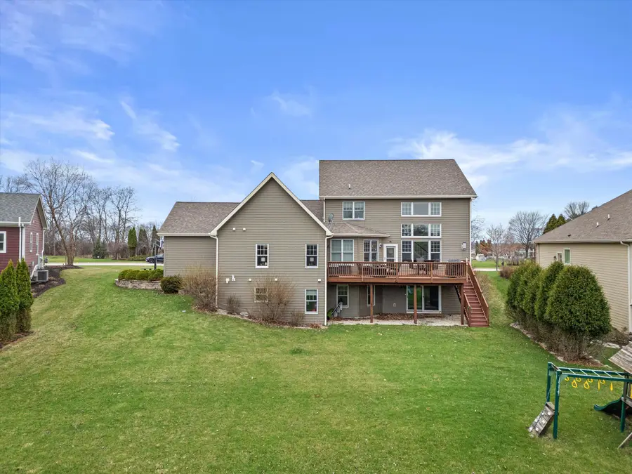 1211 53rd Ave, Somers, WI 53144 - #2