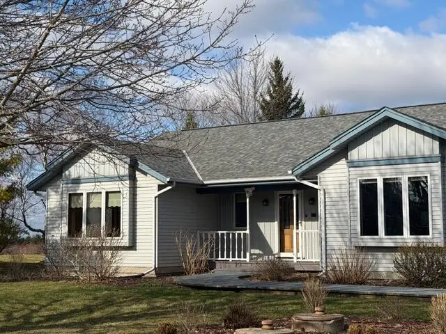 333 Lake Shore Rd, Grafton, WI 53024 - #2