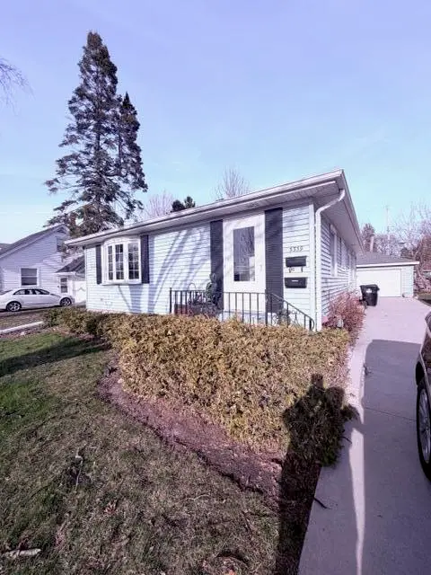 3339 6th Ave, Racine, WI 53402