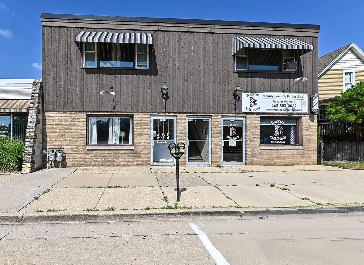 1116 Grove Ave, Racine, WI 53405 - #1