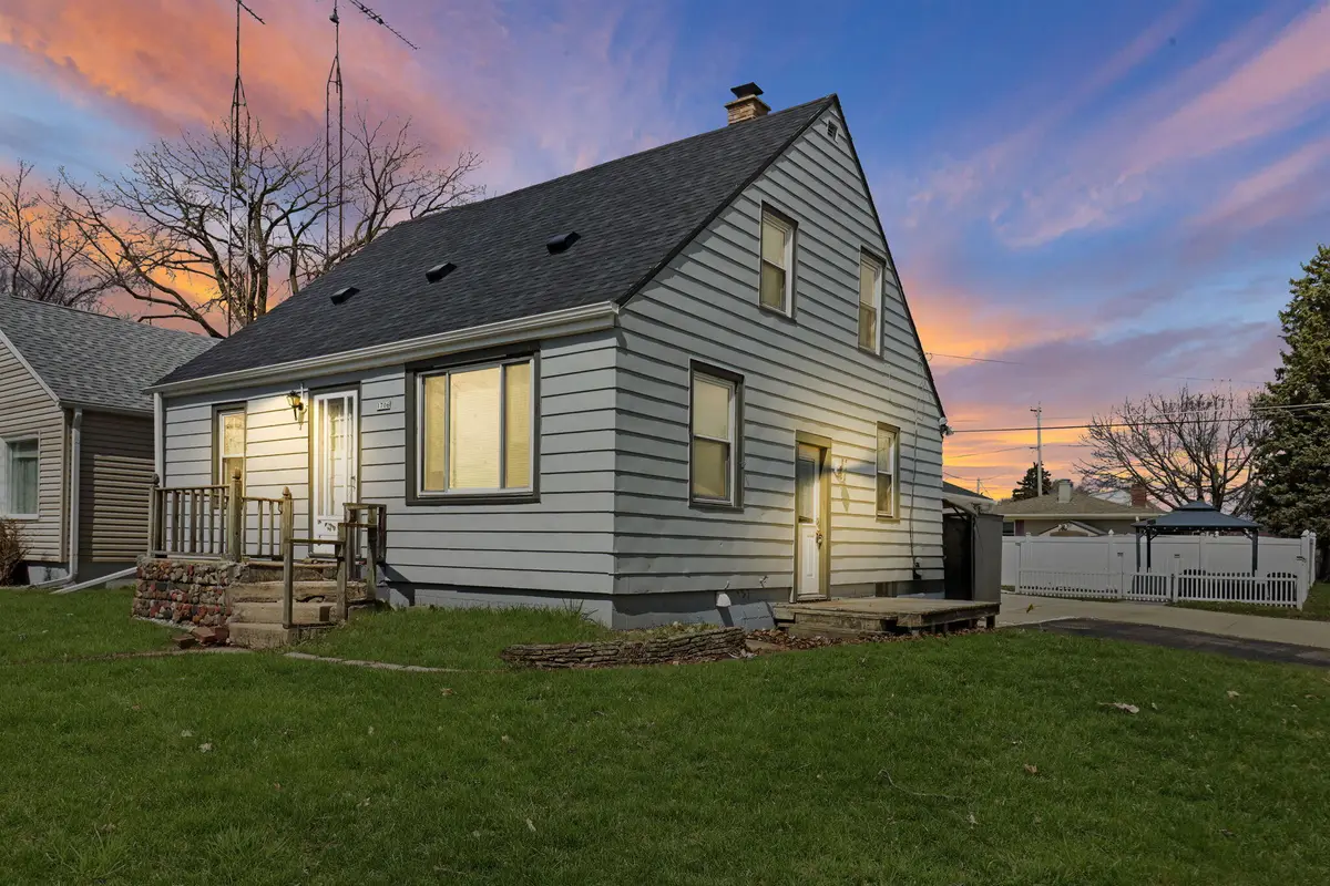 1706 Derby Ave, Mount Pleasant, WI 53403 - #1