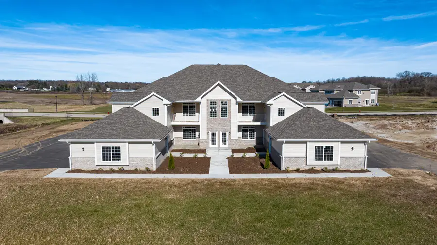 1633 Grey Fox Trl, Mukwonago, WI 53149 - #3