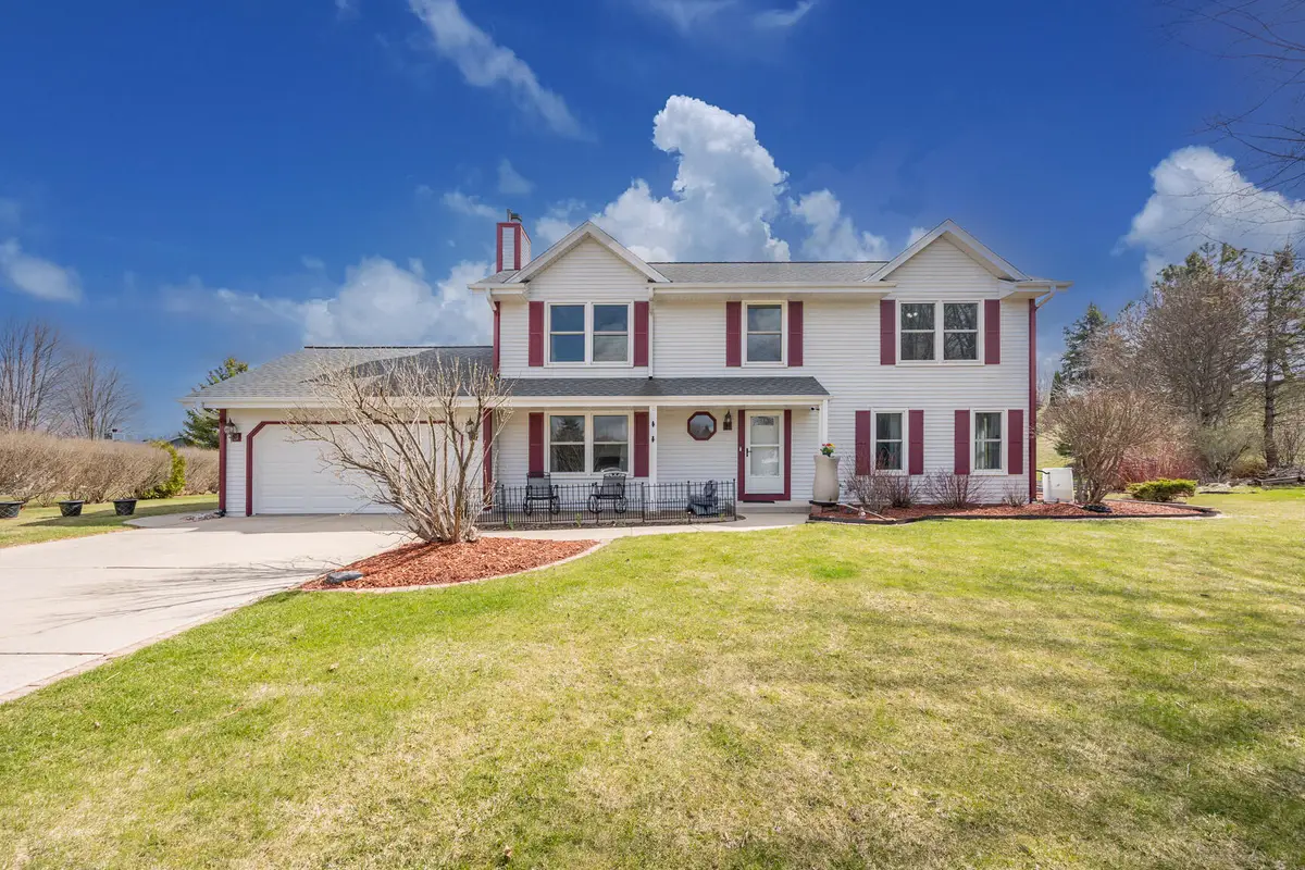 S67W14979 Koso Dr, Muskego, WI 53150 - #1