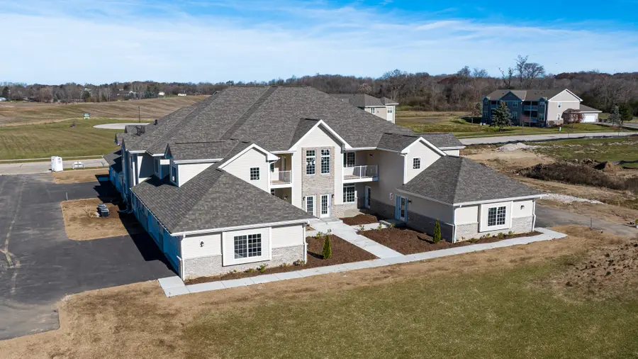 1633 Grey Fox Trl, Mukwonago, WI 53149 - #2