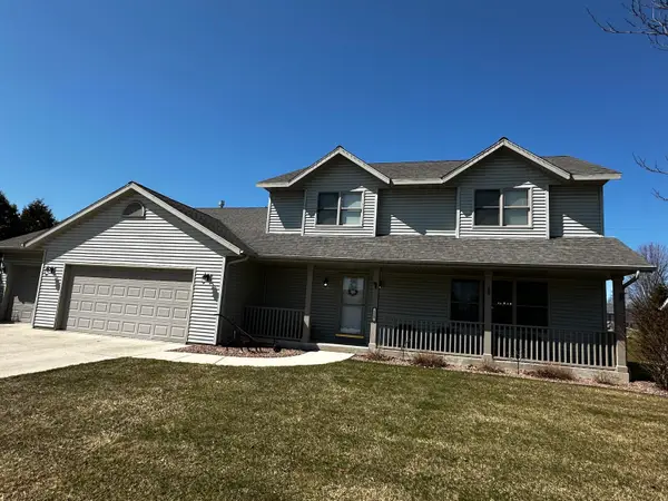 129 Columbine Ln, Sheboygan Falls, WI 53085
