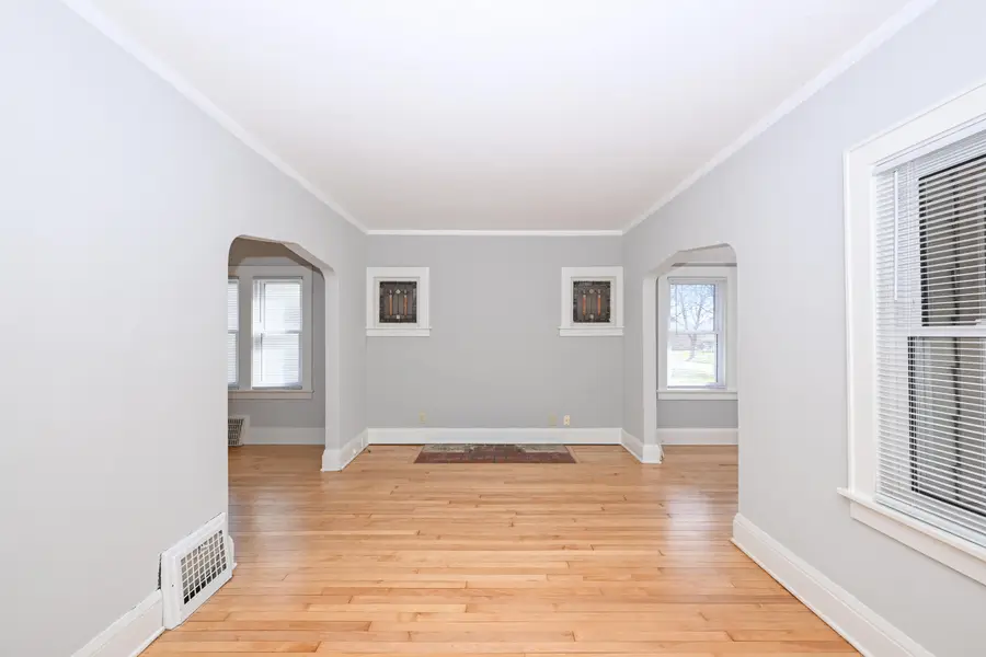 7702 W Lorraine Pl, Milwaukee, WI 53222 - #2