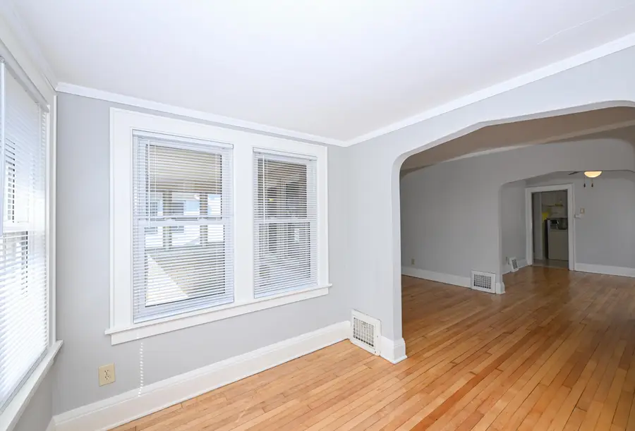 7702 W Lorraine Pl, Milwaukee, WI 53222 - #3