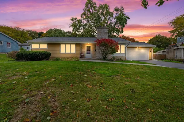 1011 E Wabash Ave, Waukesha, WI 53186