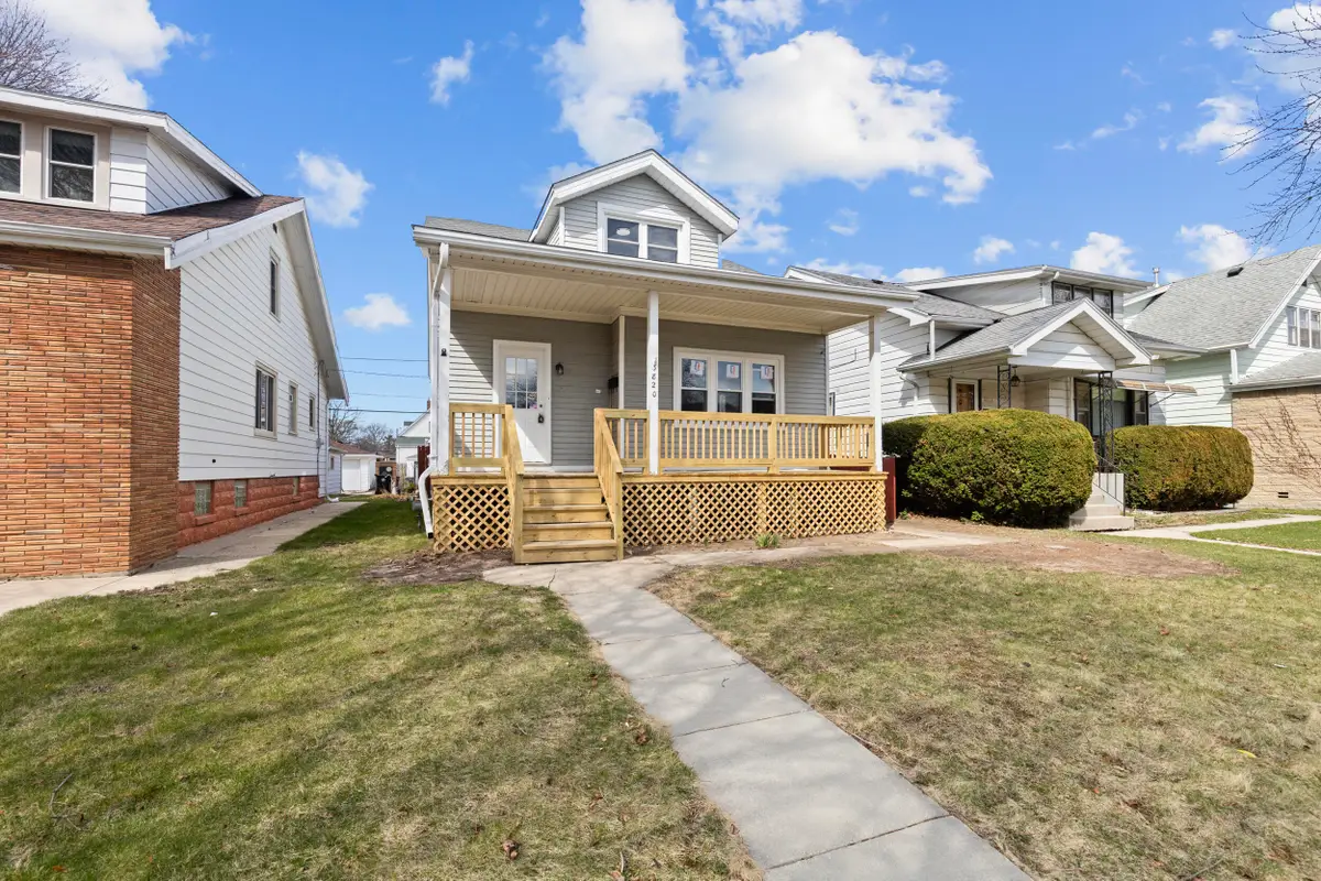 3820 E Munkwitz Ave, Cudahy, WI 53110 - #1