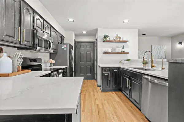 2293 A Circle Ridge, Delafield, WI 53018