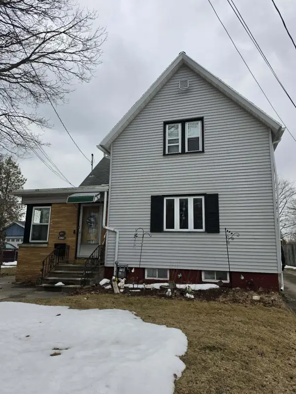 1420 Hawthorne Ave, Two Rivers, WI 54241