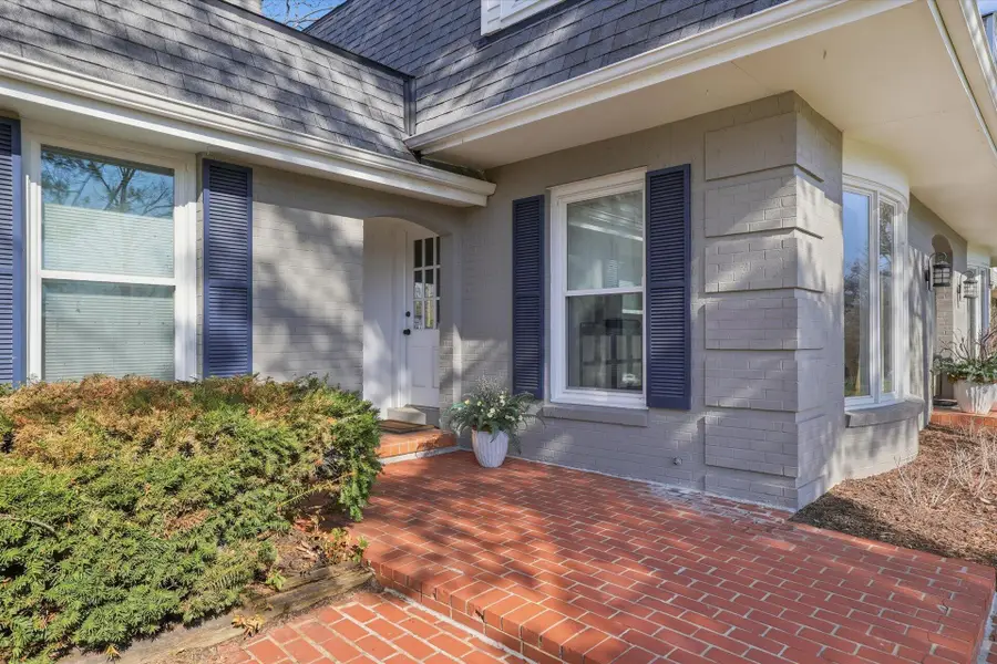 3695 Mary Cliff Ln, Brookfield, WI 53005 - #2