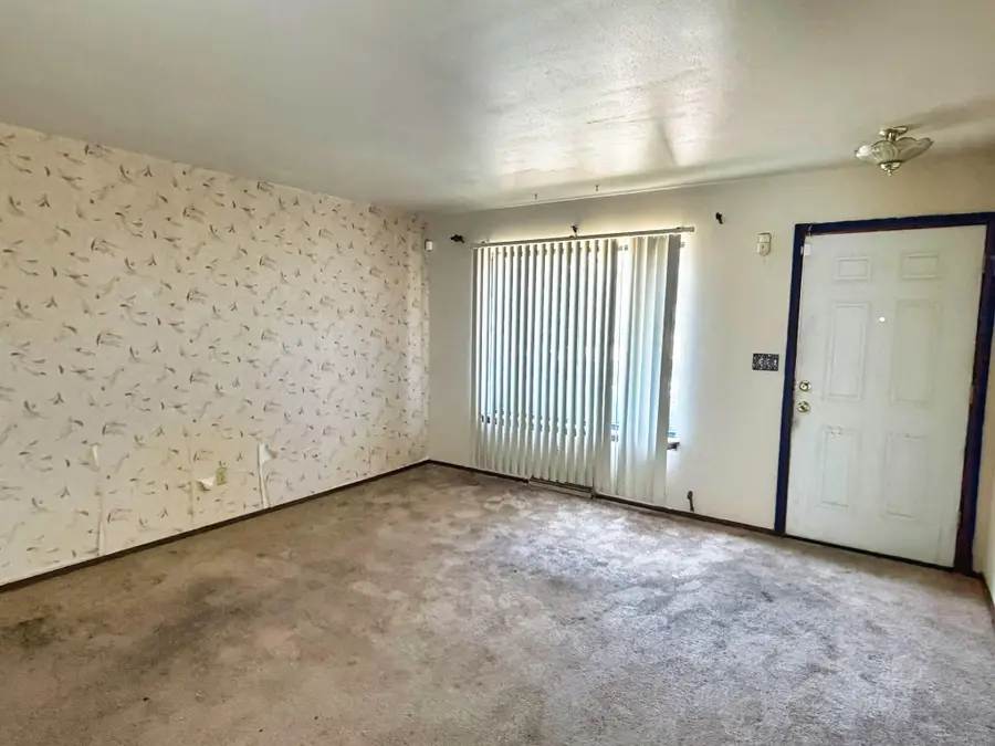 6118 W Port Ave, Milwaukee, WI 53223 - #3