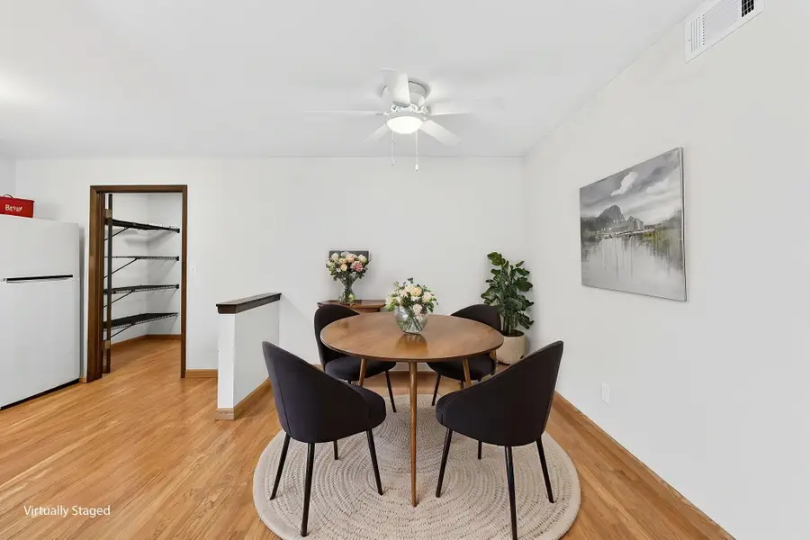 1659 S Carriage Ln, New Berlin, WI 53151 - #3