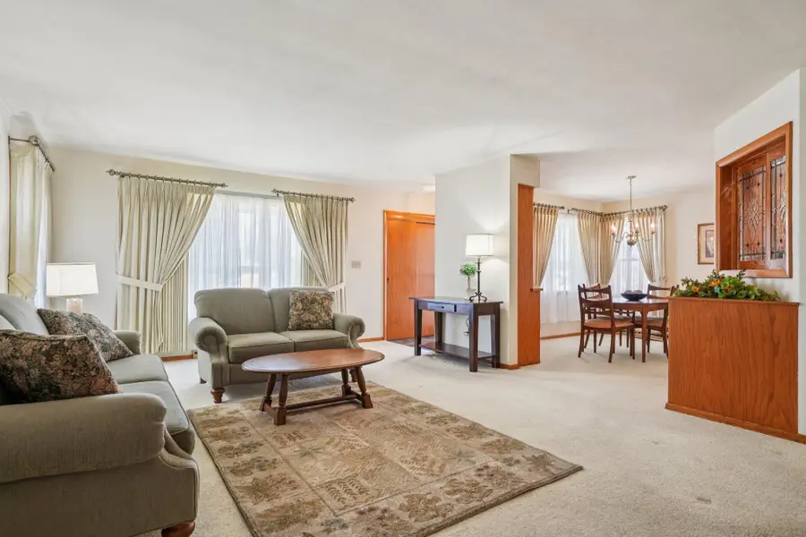 3945 E Holmes Ave, Cudahy, WI 53110 - #2