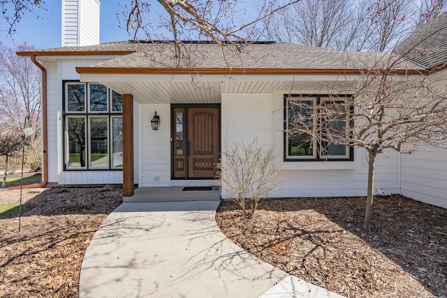 4080 S Wilshire Dr, New Berlin, WI 53151 - #2