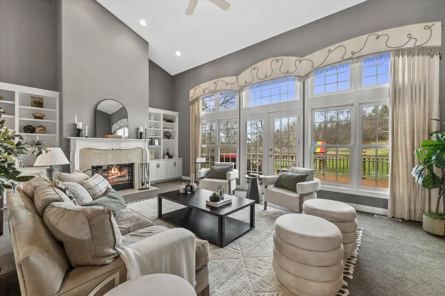 W282N4331 Somerset Ln, Delafield, WI 53072 - #2