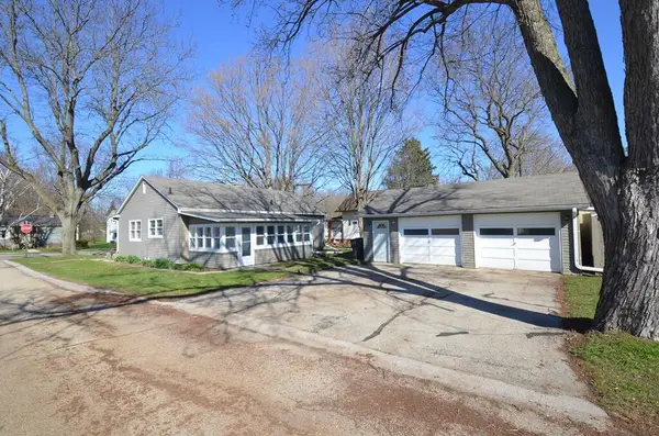 429 S Whiton St, Whitewater, WI 53190