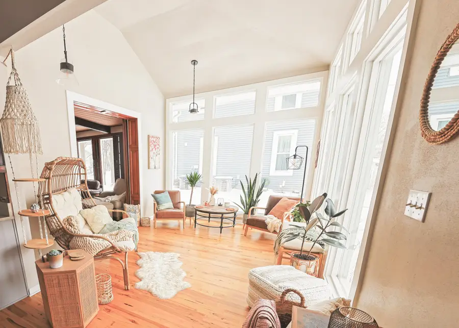 323 W Geneva St, Williams Bay, WI 53191 - #2