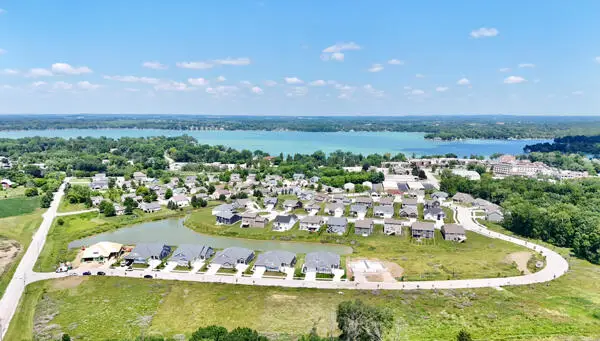 1538 Weston Ridge Rd, Oconomowoc, WI 53066