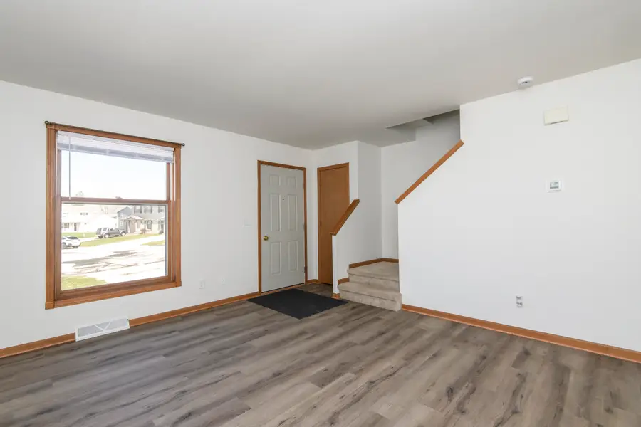 208 Applewood Ln, Watertown, WI 53094 - #3