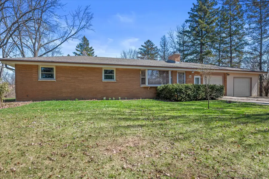 W151N7824 Hilltop Dr, Menomonee Falls, WI 53051 - #3