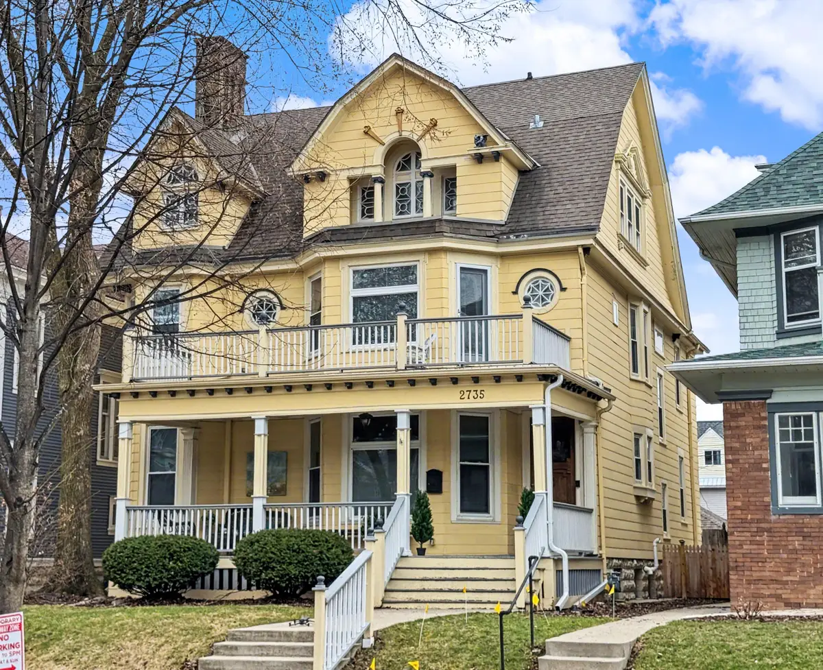 2735 N Farwell Ave, Milwaukee, WI 53211 - #1