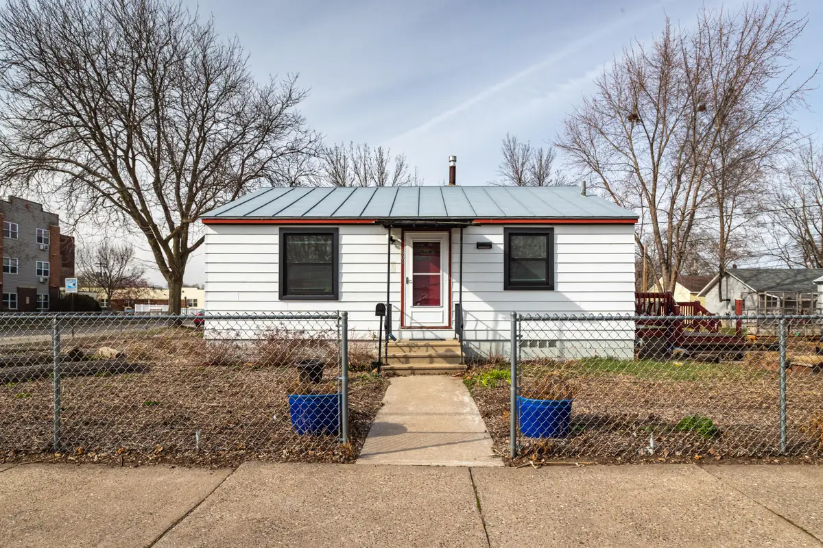 803 Hood St, La Crosse, WI 54601 - #1