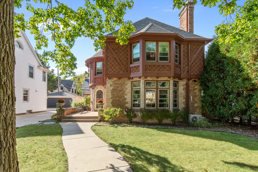 4469 N Maryland Ave, Shorewood, WI 53211 - #2