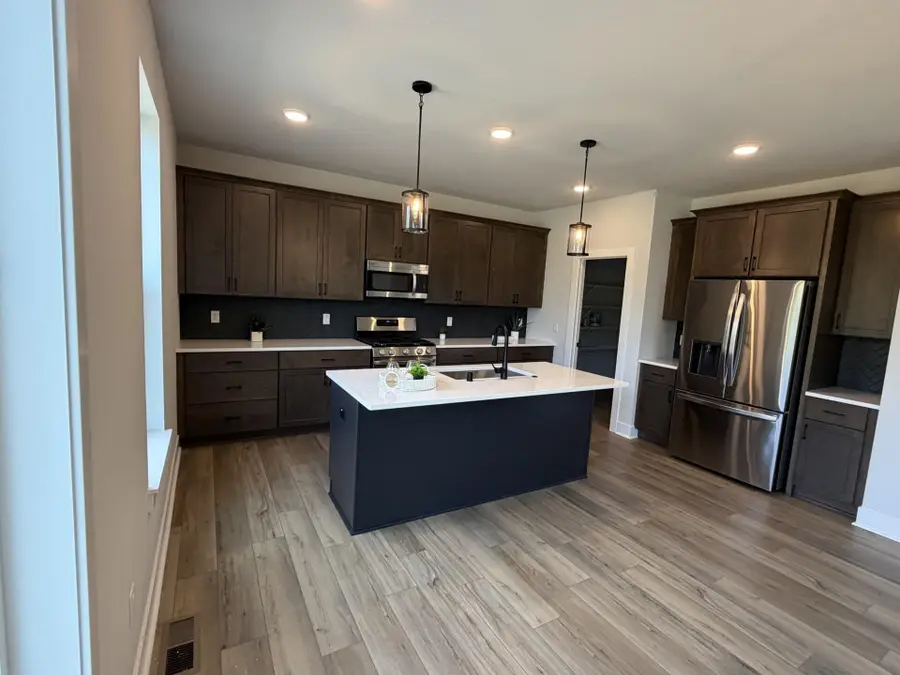 N101W17020 Tanglewood Dr, Germantown, WI 53022 - #3