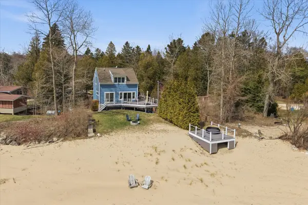 W1465 Idlewood Ct, Holland, WI 53070