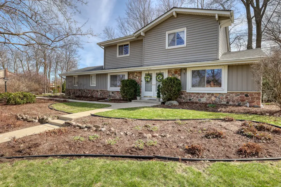 14235 W Wilbur Dr, New Berlin, WI 53151 - #2