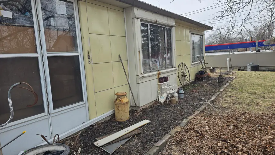 105 N Jefferson St, Waterford, WI 53185 - #3