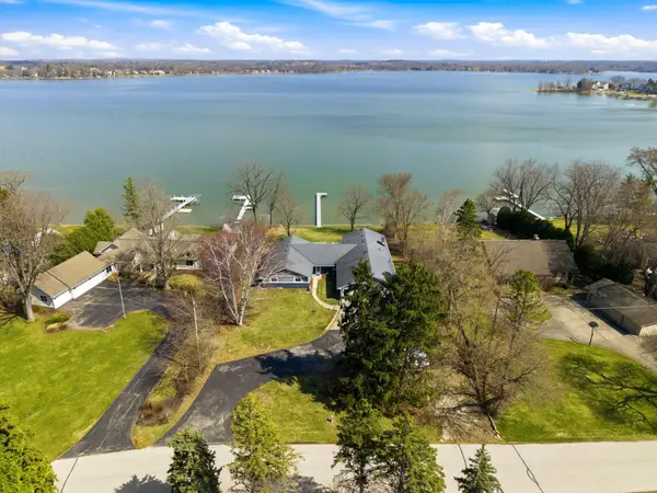 W398N6198 Mary Ln, Oconomowoc, WI 53066