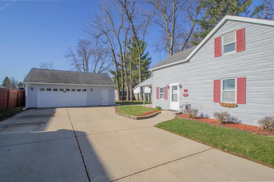 211 Lynn St, Watertown, WI 53098 - #2