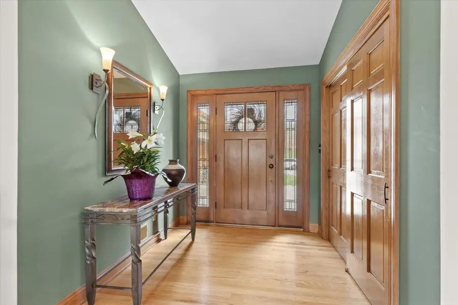 925 Greenway Ter, Hartland, WI 53029 - #2