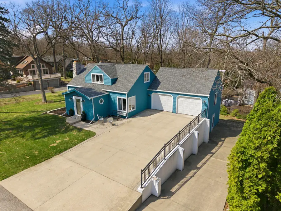 926 Sauganash Dr, Fontana, WI 53125 - #2