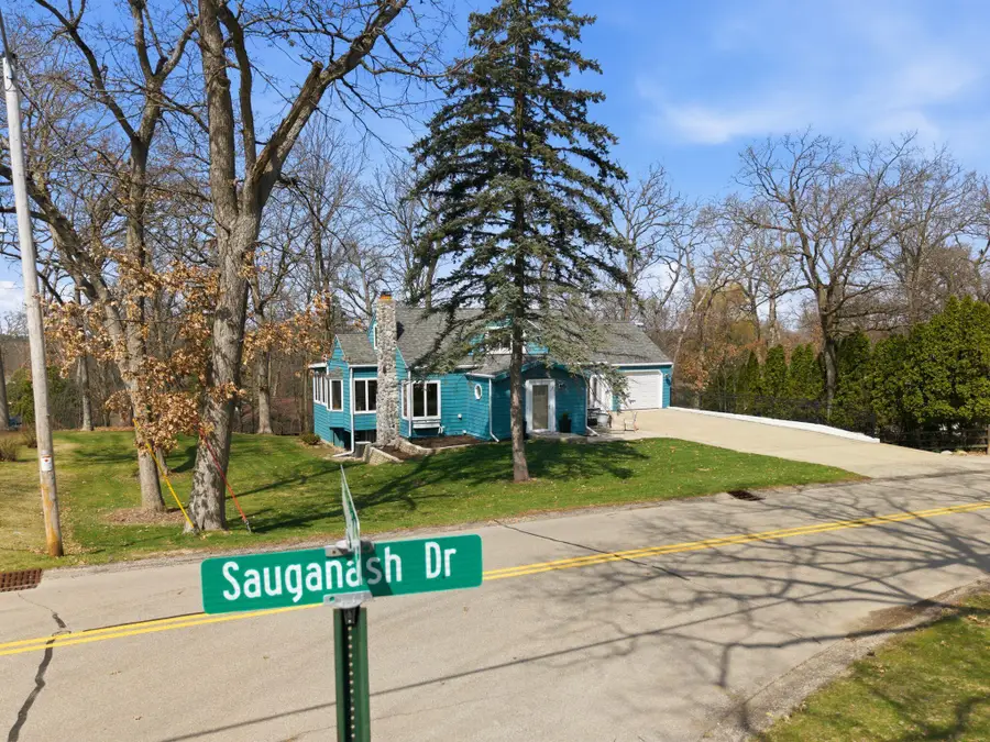 926 Sauganash Dr, Fontana, WI 53125 - #3