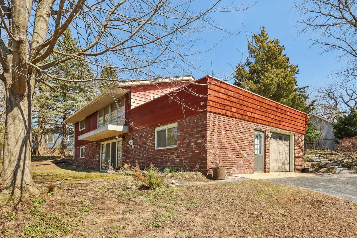 428 Ridge Ave, Burlington, WI 53105 - #1
