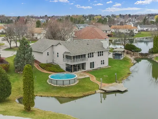 28679 Driftwood Ct, Waterford, WI 53185