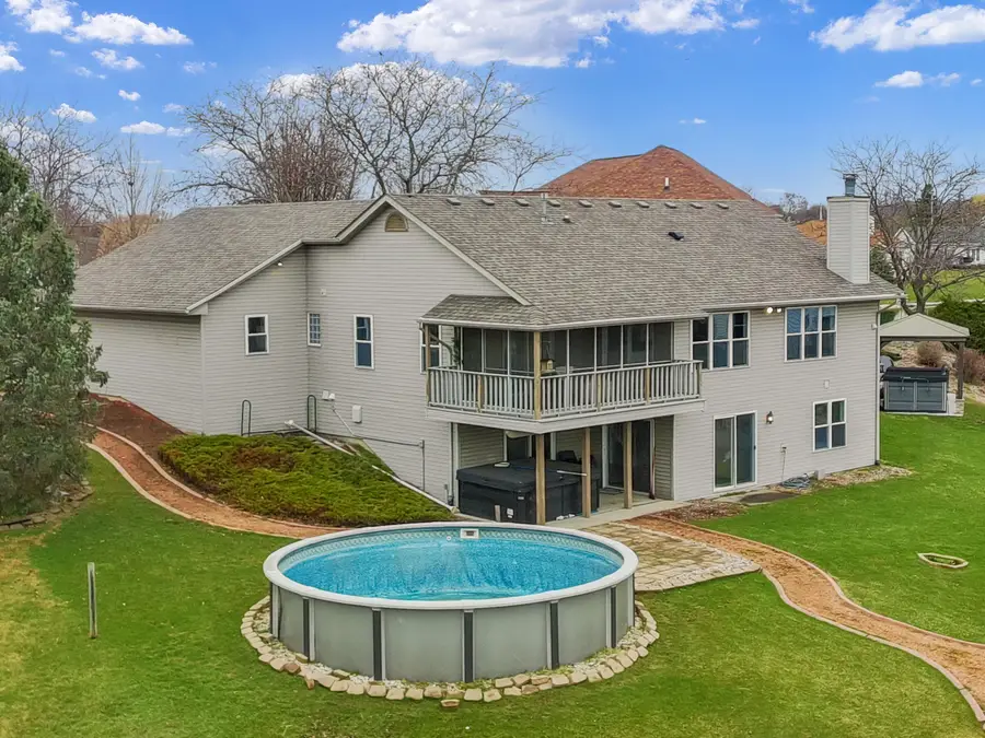 28679 Driftwood Ct, Waterford, WI 53185 - #2