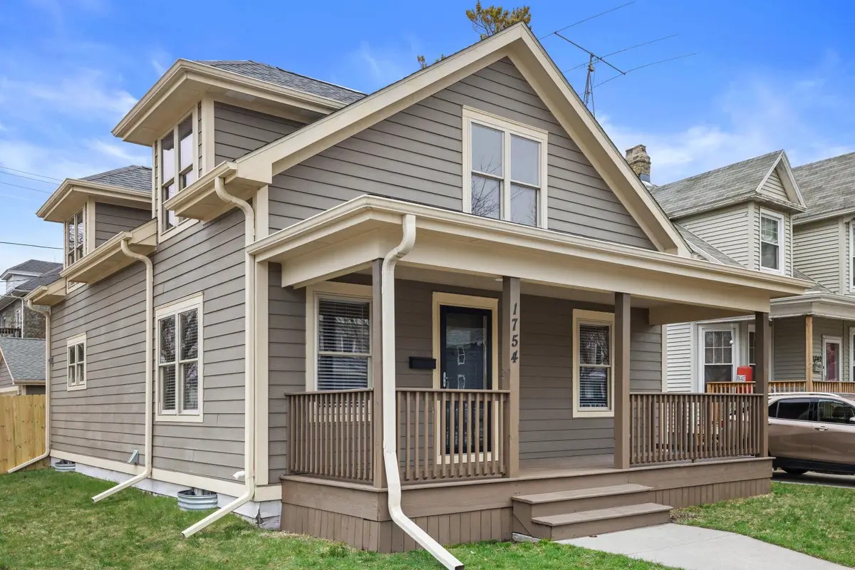 1754 Villa St, Racine, WI 53403 - #1