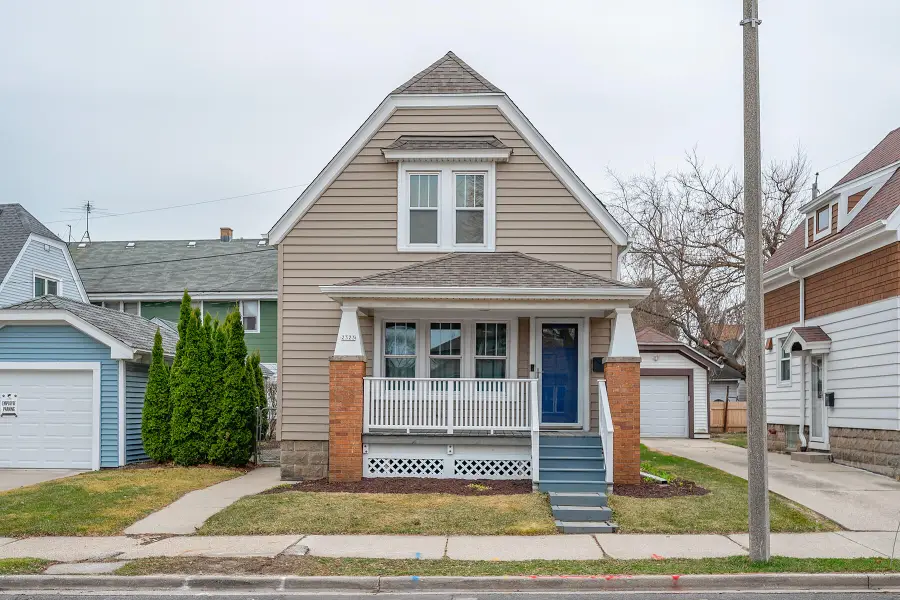 2323 E Falling Heath Pl, Milwaukee, WI 53207 - #2