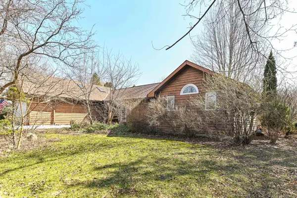 8801 Hart Dr, Norway, WI 53185