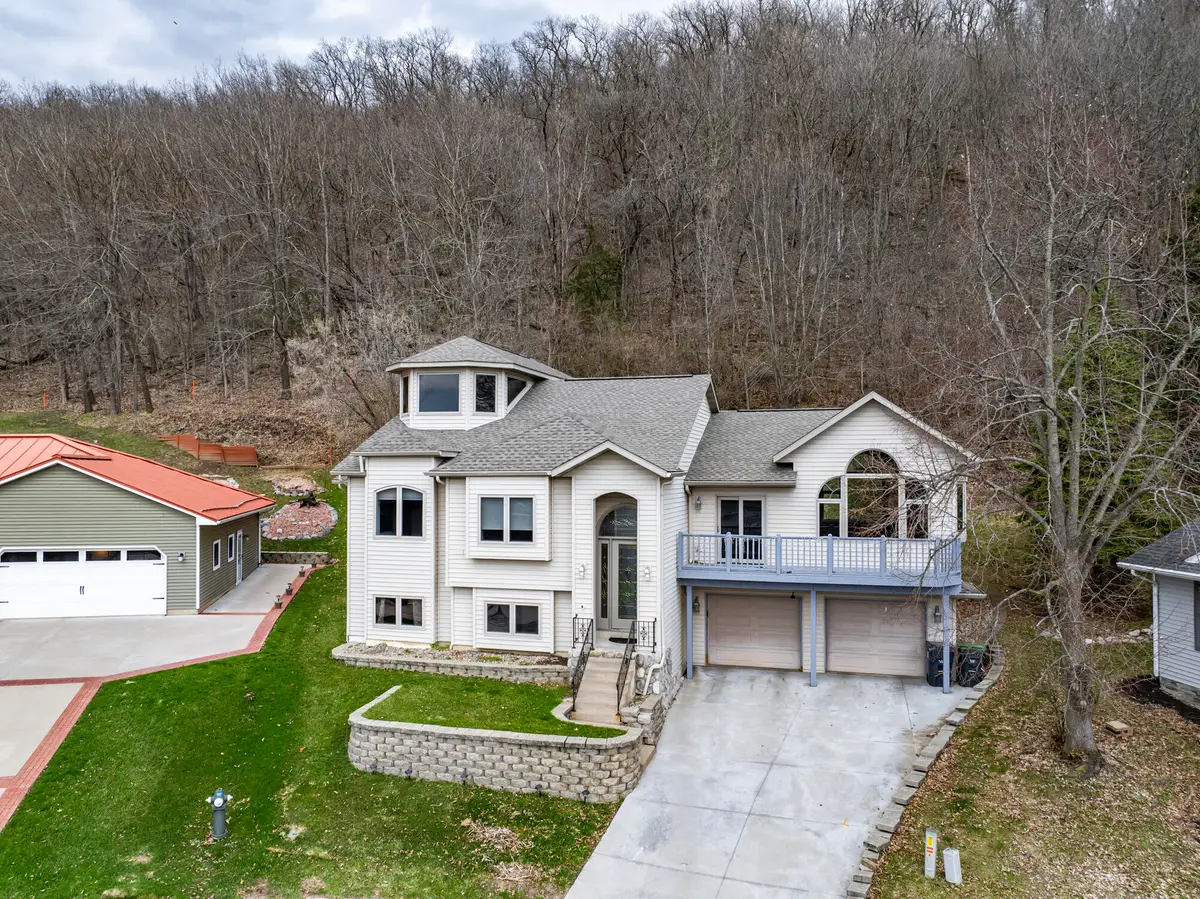 3630 Deerfield Pl, La Crosse, WI 54601 - #1