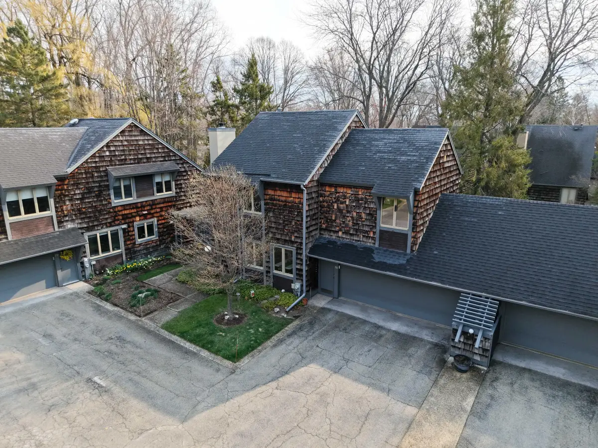 78 Woodfield Ct, Wind Point, WI 53402 - #1