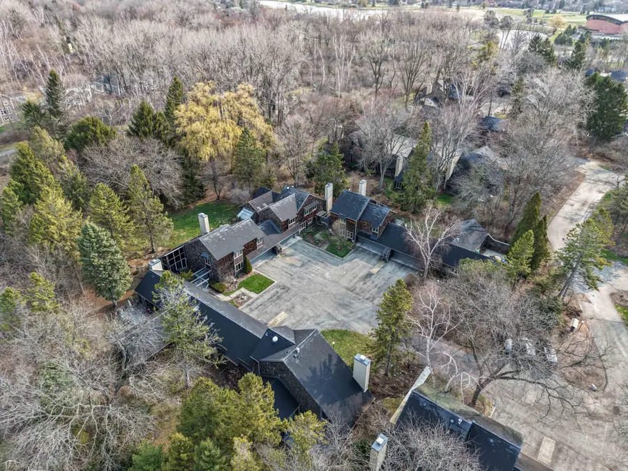 78 Woodfield Ct, Wind Point, WI 53402 - #3