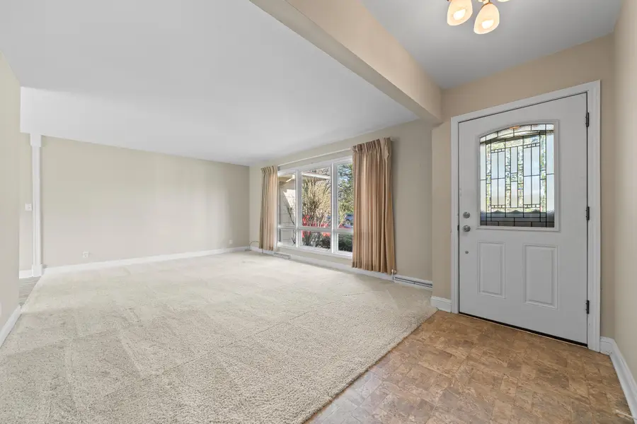 1718 Hillcrest Dr, Lake Geneva, WI 53147 - #3