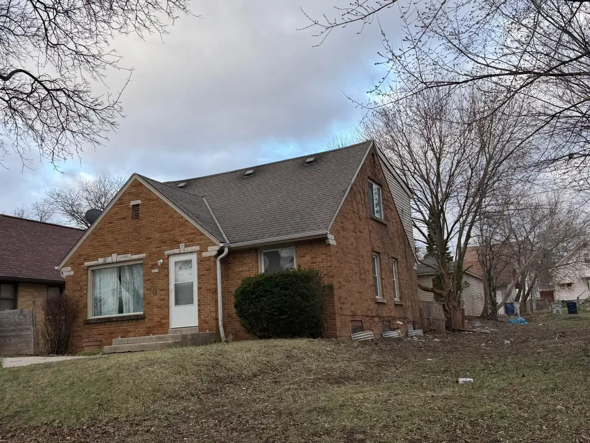 2657 N 52nd St, Milwaukee, WI 53210 - #1