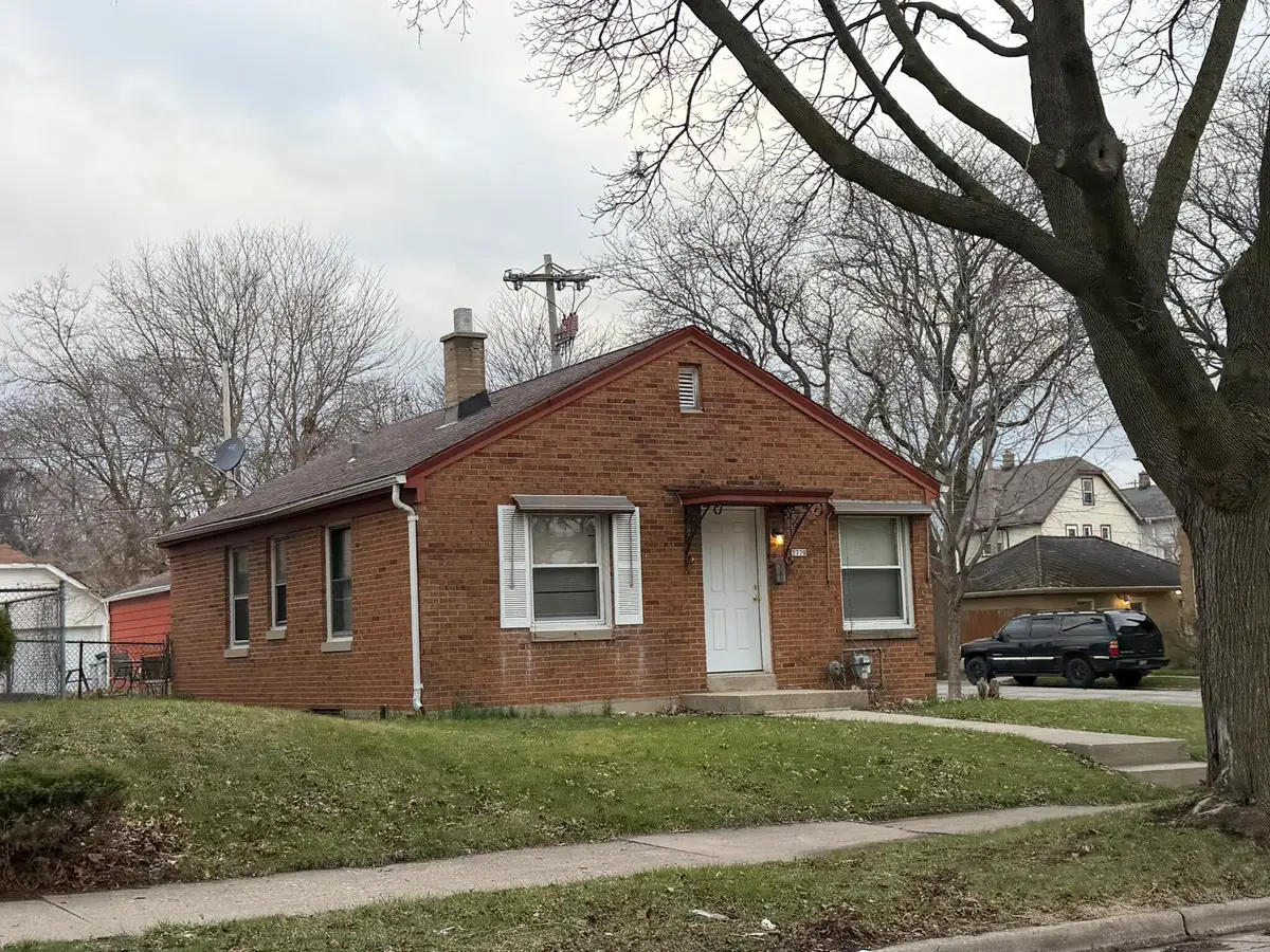 2779 N 51st St, Milwaukee, WI 53210 - #1